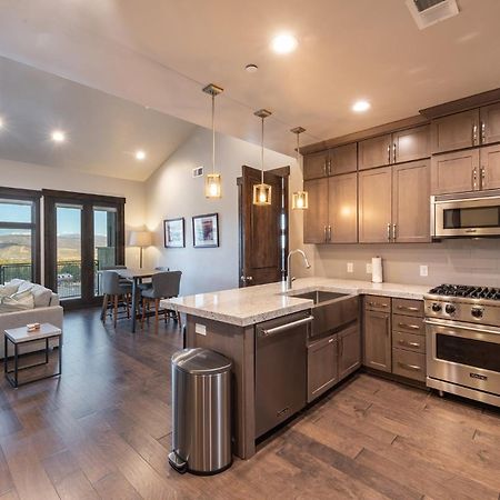 Blackstone Luxury 2Br, Walk To Skiing At Cabriolet, Mountain View, Shared Pool And Hot Tub, Gym Park City Exterior foto